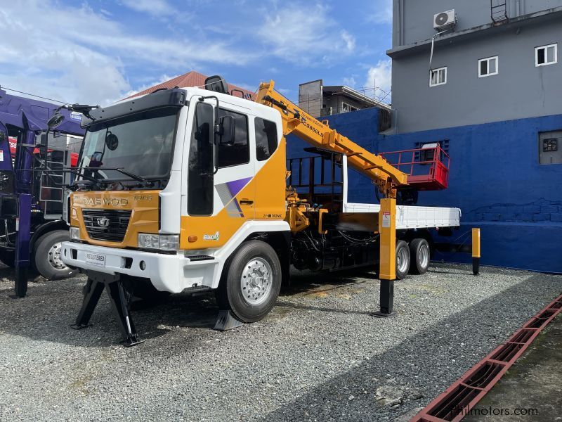 Daewoo 7 tons crane capacity boom truck in Philippines