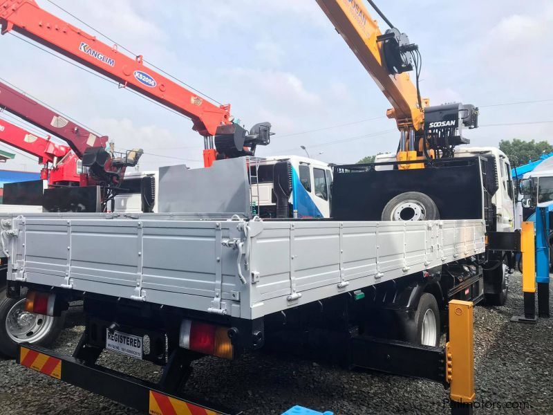 Daewoo BOOM TRUCK WITH MAN LIFT/ CARGO CRANE TRUCK in Philippines