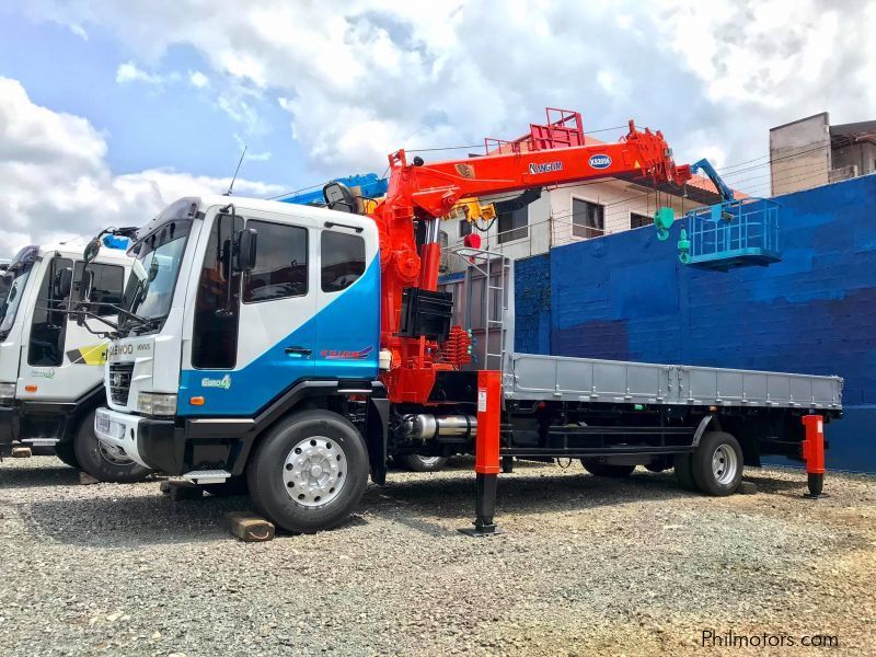 Daewoo BOOM TRUCK WITH MAN LIFT/ CARGO CRANE TRUCK in Philippines