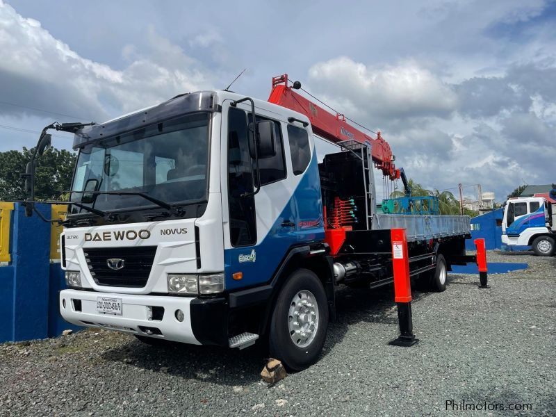 Daewoo BOOM TRUCK WITH MAN LIFT/ CARGO CRANE TRUCK in Philippines