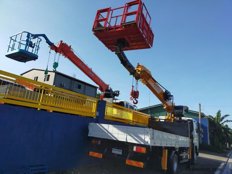 Daewoo BOOM TRUCK WITH MAN LIFT/ CARGO CRANE TRUCK in Philippines