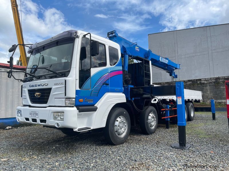 Daewoo BOOM TRUCK WITH MAN LIFT/ CARGO CRANE TRUCK in Philippines