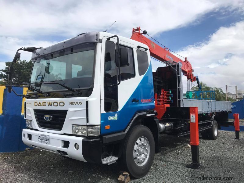 Daewoo BOOM TRUCK WITH MAN LIFT/ CARGO CRANE TRUCK in Philippines