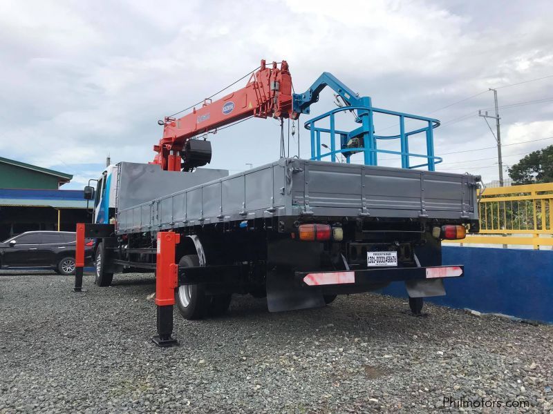 Daewoo BOOM TRUCK WITH MAN LIFT/ CARGO CRANE TRUCK in Philippines