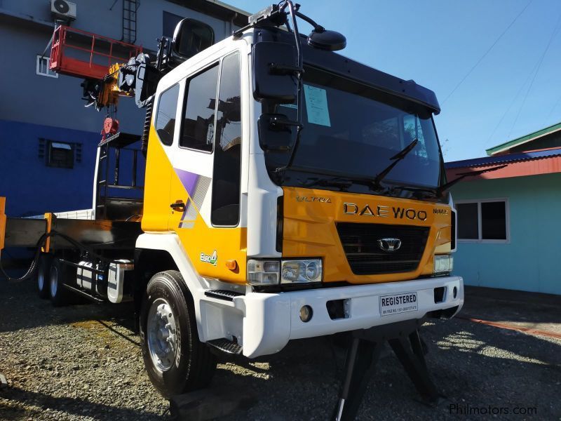 Daewoo BOOM TRUCK WITH MAN LIFT/ CARGO CRANE TRUCK in Philippines