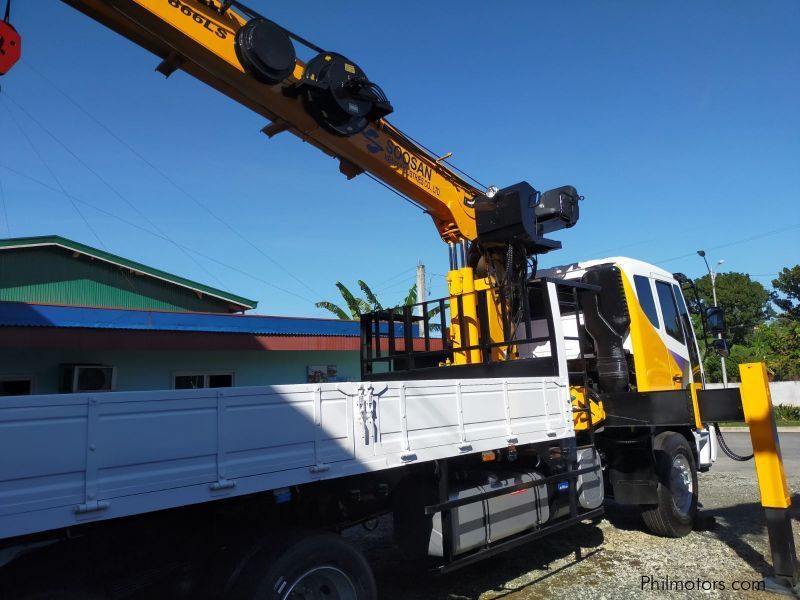 Daewoo BOOM TRUCK WITH MAN LIFT/ CARGO CRANE TRUCK in Philippines