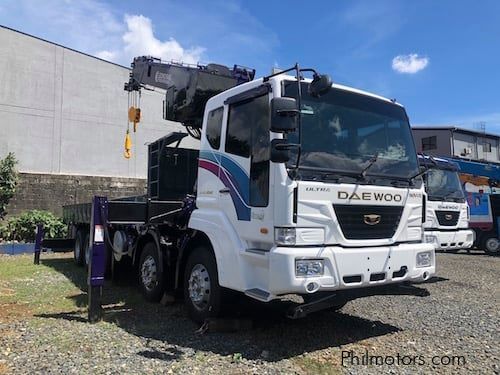 Daewoo BOOM TRUCK/ CARGO CRANE TRUCK in Philippines