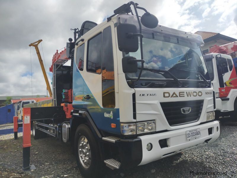 Daewoo BOOM TRUCK/ CARGO CRANE TRUCK in Philippines