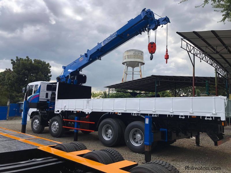 Daewoo BOOM TRUCK/ CARGO CRANE TRUCK in Philippines