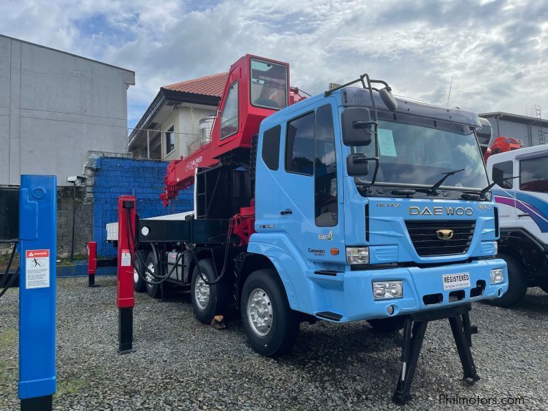 Daewoo BOOM TRUCK/ CARGO CRANE TRUCK in Philippines