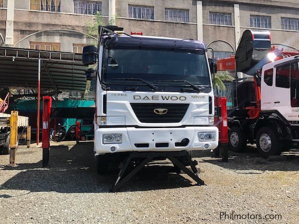 Daewoo BOOM TRUCK/ CARGO CRANE TRUCK in Philippines