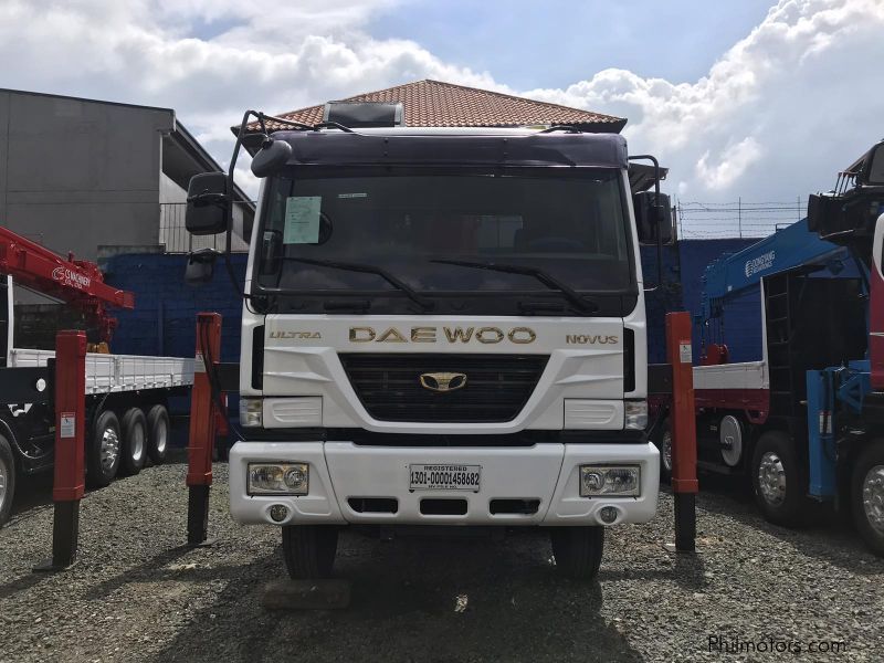 Daewoo BOOM TRUCK/ CARGO CRANE TRUCK in Philippines