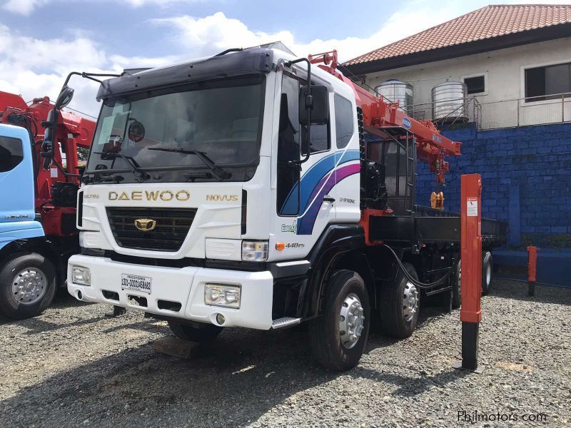 Daewoo BOOM TRUCK/ CARGO CRANE TRUCK in Philippines