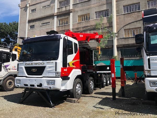 Daewoo BOOM TRUCK/ CARGO CRANE TRUCK in Philippines