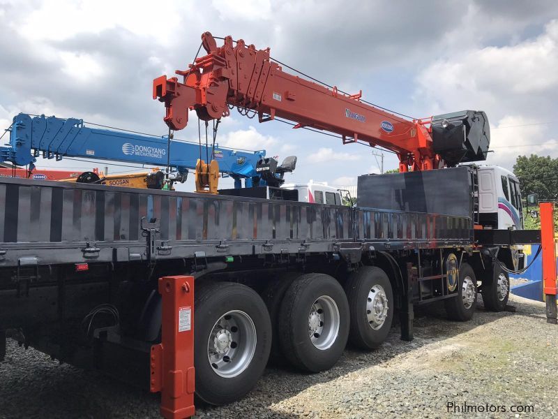 Daewoo BOOM TRUCK/ CARGO CRANE TRUCK in Philippines