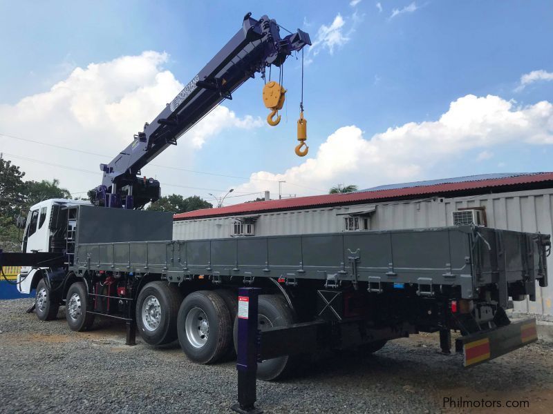 Daewoo BOOM TRUCK/ CARGO CRANE TRUCK in Philippines