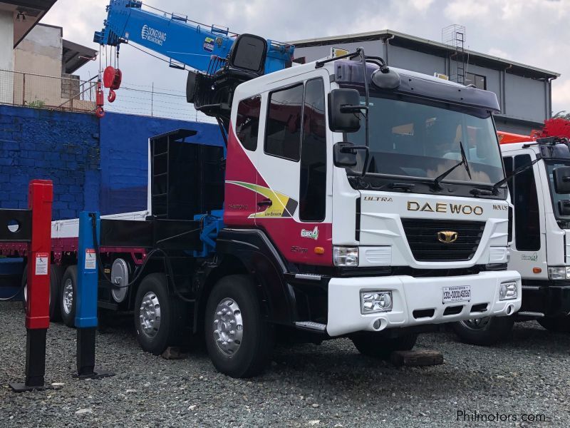 Daewoo BOOM TRUCK/ CARGO CRANE TRUCK in Philippines