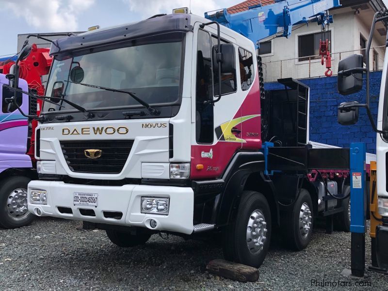 Daewoo BOOM TRUCK/ CARGO CRANE TRUCK in Philippines