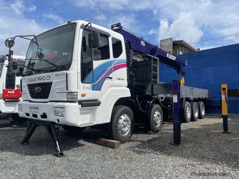 Daewoo Boom Truck with 15 tons crane in Philippines