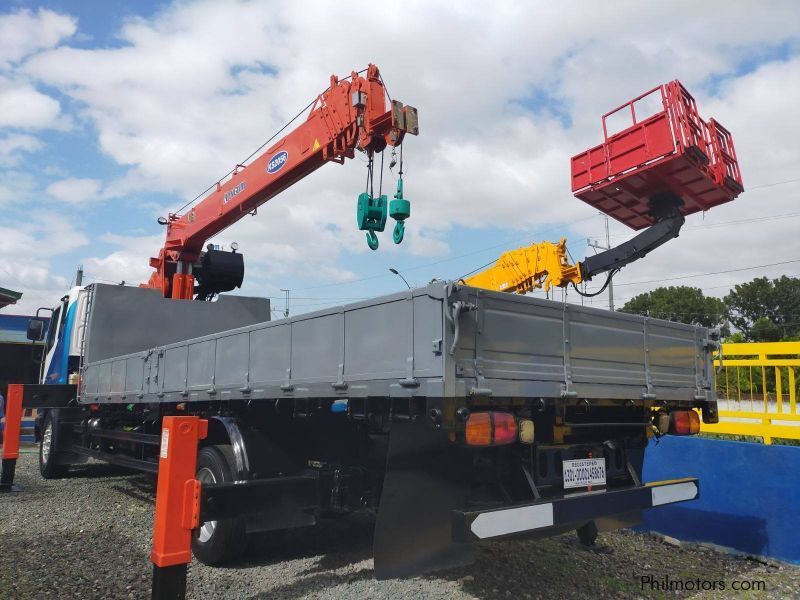 Daewoo Boom truck 7 tons in Philippines