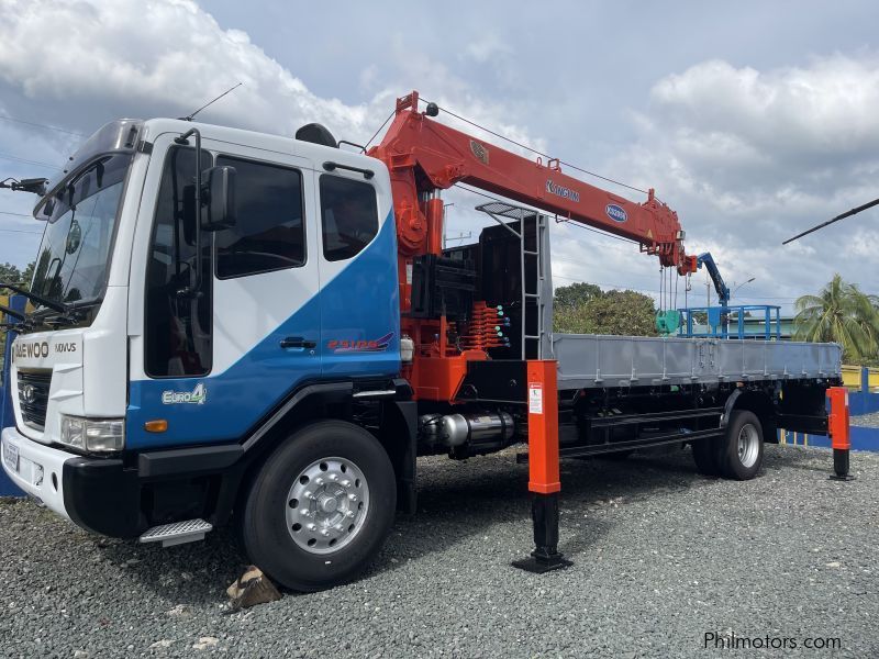 Daewoo Boom truck with man lift in Philippines