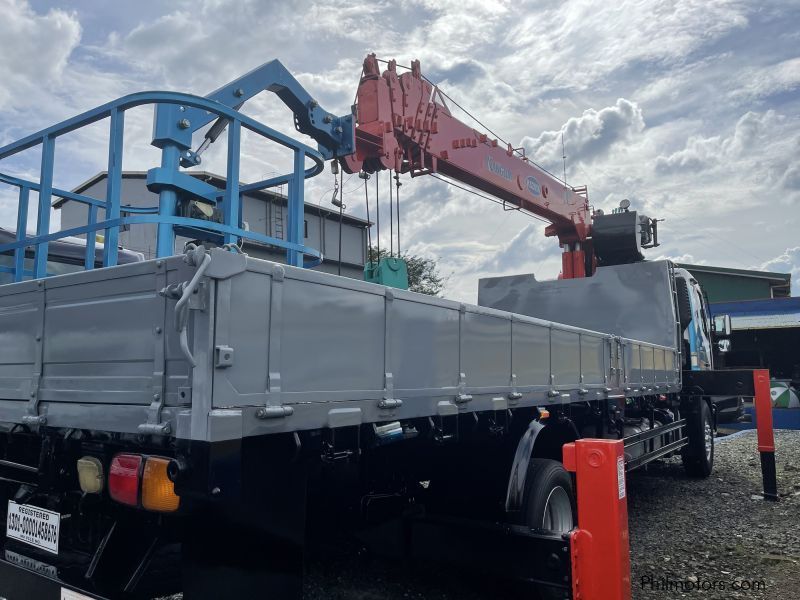 Daewoo Boom truck with man lift in Philippines