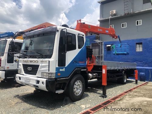 Daewoo Boom truck with manlift in Philippines