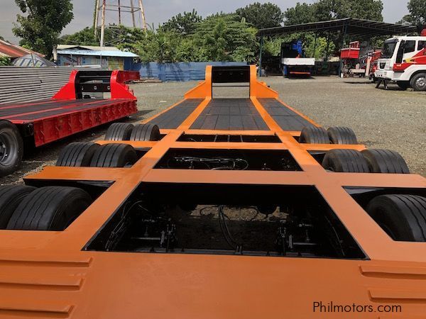 Daewoo Tractor head and lowbed in Philippines