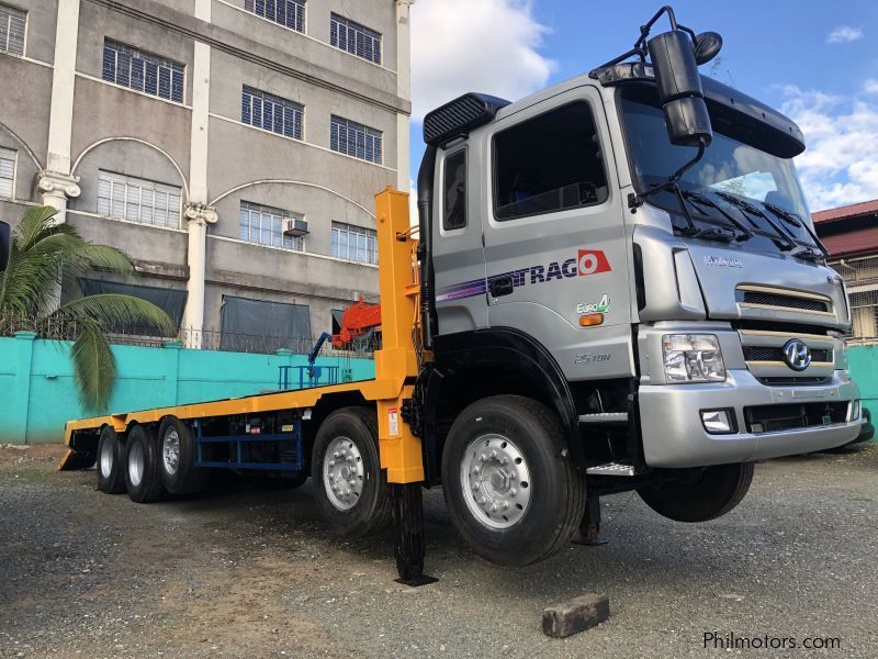 Hyundai Self loader truck - 14 wheeler in Philippines