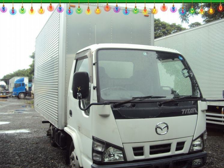 Isuzu Elf Aluminum Closed Van in Philippines