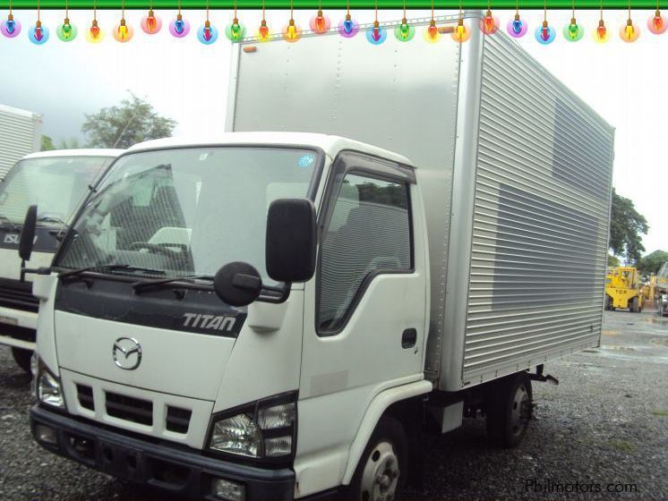 Isuzu Elf Aluminum Closed Van in Philippines