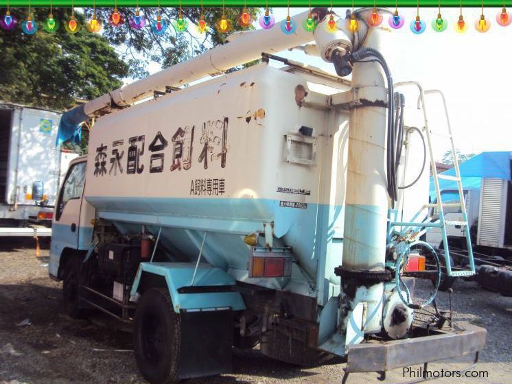 Isuzu Elf Feed Bulk Tanker in Philippines