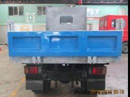 Isuzu Elf N Series NKR 4x2 mini dump truck in Philippines