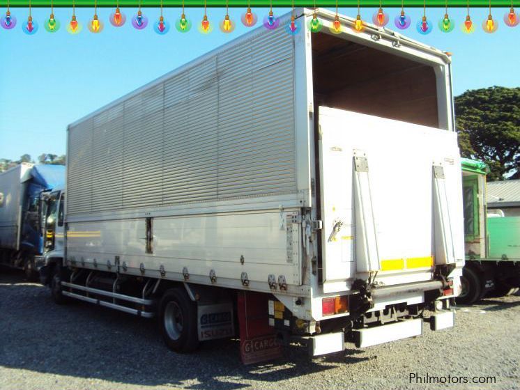 Isuzu Forward Wing Van in Philippines