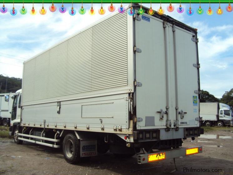 Isuzu Forward Wing Van in Philippines