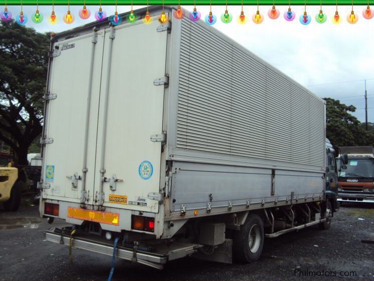 Isuzu Forward Wing Van in Philippines