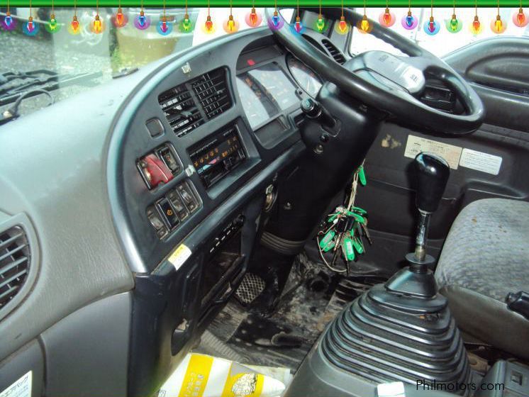 Isuzu Forward Wing Van in Philippines