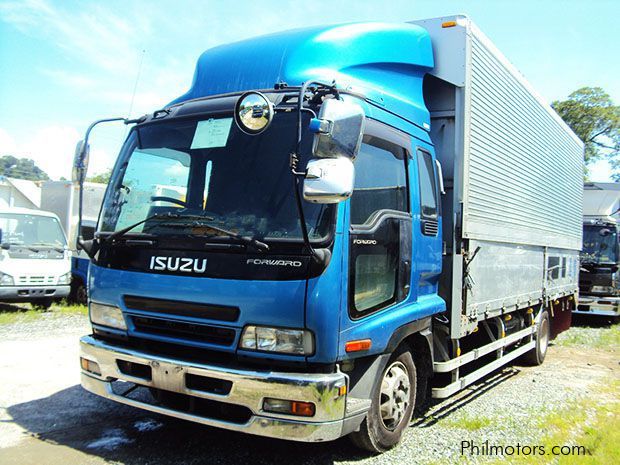 Isuzu Forward Wing Van in Philippines