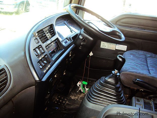 Isuzu Forward Wing Van in Philippines