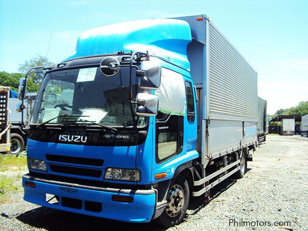 Isuzu Forward Wing Van in Philippines