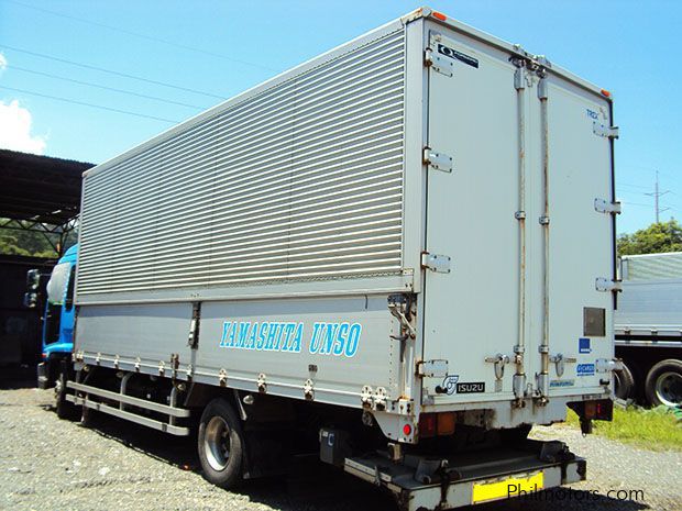 Isuzu Forward Wing Van in Philippines