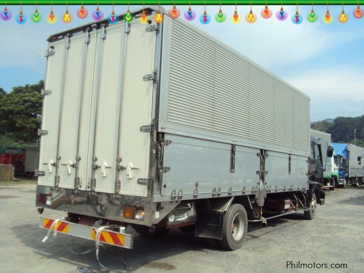 Isuzu Forward Wing Van in Philippines