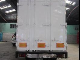 Isuzu N Series NKR 4x2 6wheeler refrigerated chiller van truck in Philippines