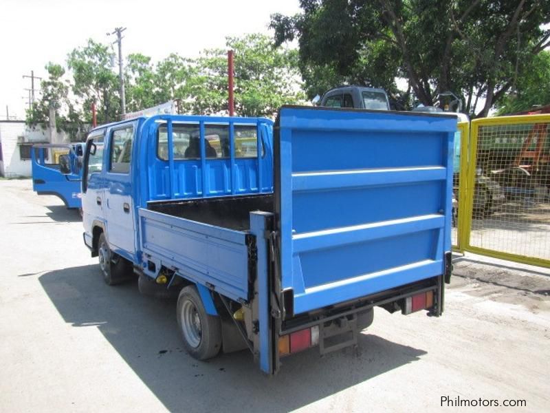 Isuzu NHR69E in Philippines