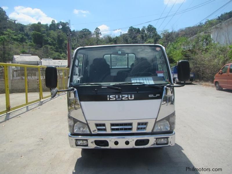 Isuzu NKR81E in Philippines