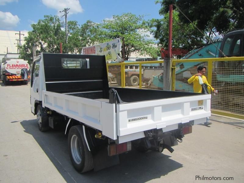 Isuzu NKR81E in Philippines