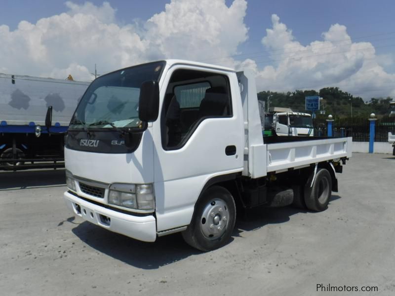 Isuzu NKR81E in Philippines