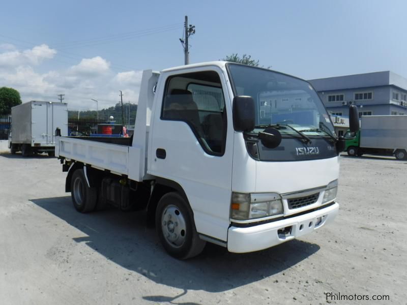 Isuzu NKR81E in Philippines