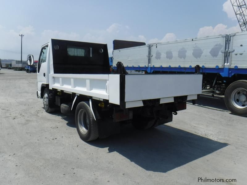 Isuzu NKR81E in Philippines