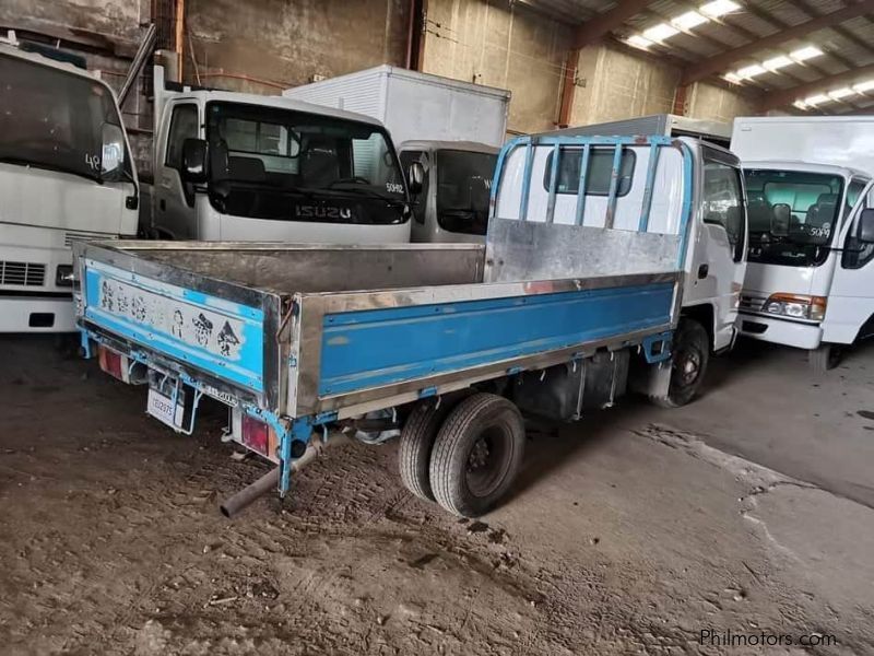 Isuzu Nkr isuzu elf 10ft dropside 4hf1 engine suspension type manual 2019 yr model in Philippines